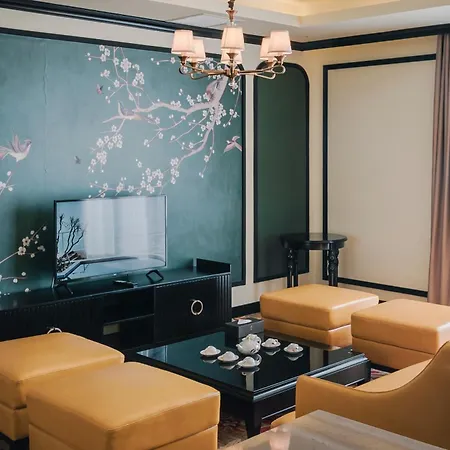 La Vela Hue Hotel Extérieur photo A living room in a suite at the hotel